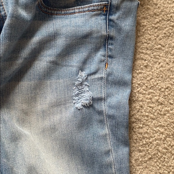 American Eagle ripped jeans - Picture 5 of 6